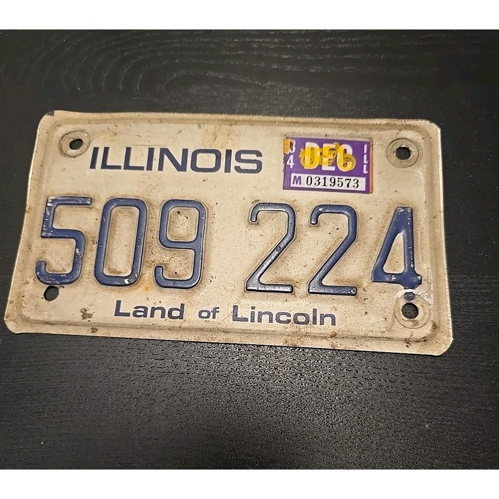 Illinois Motorcycle License Plate 1980s 1984 Classic Collector Man Cave Garage